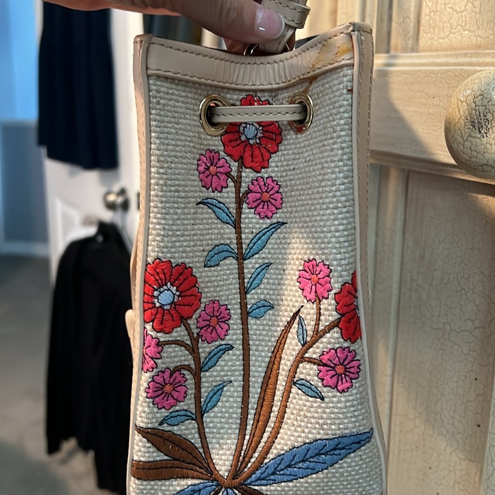 NWOT. Crossbody Purse. - Picture 3 of 5